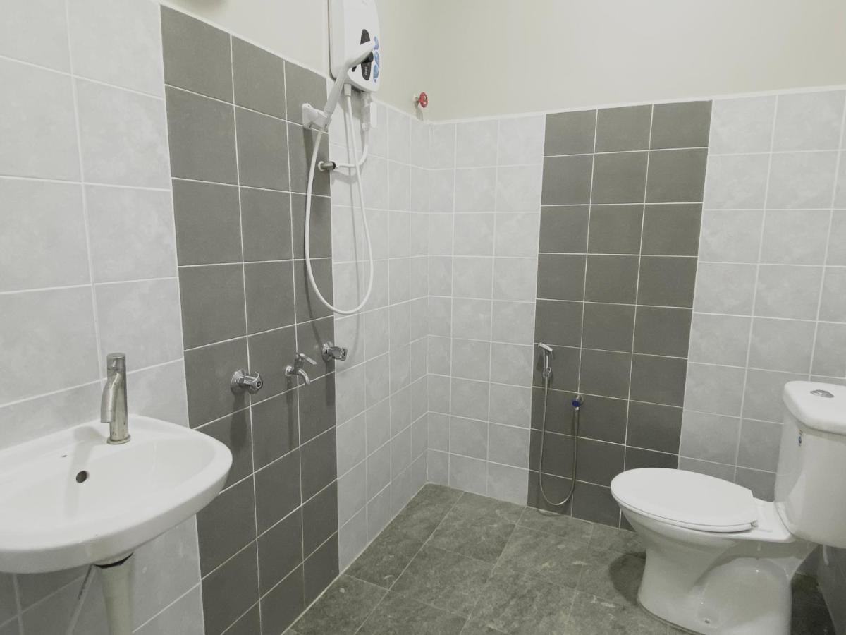 Sasuka Guesthouse Marang Bagian luar foto