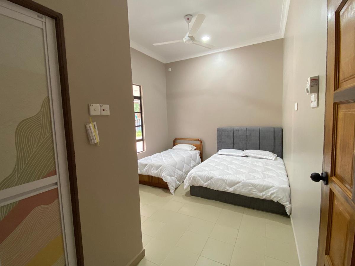 Sasuka Guesthouse Marang Bagian luar foto