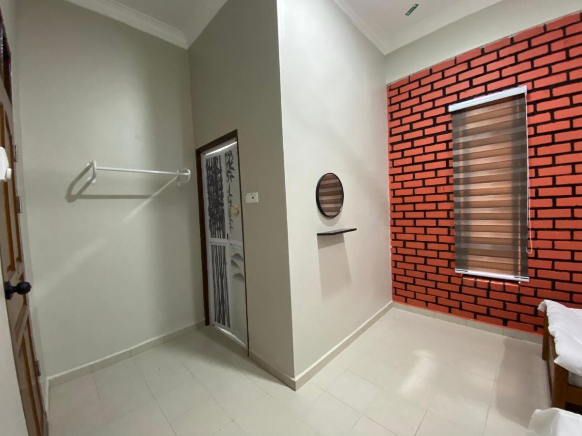 Sasuka Guesthouse Marang Bagian luar foto