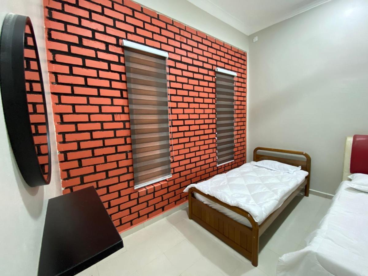 Sasuka Guesthouse Marang Bagian luar foto