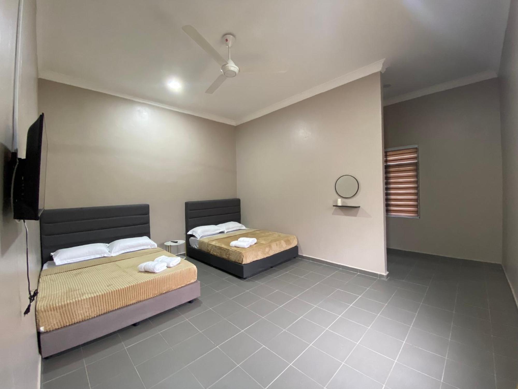 Sasuka Guesthouse Marang Bagian luar foto